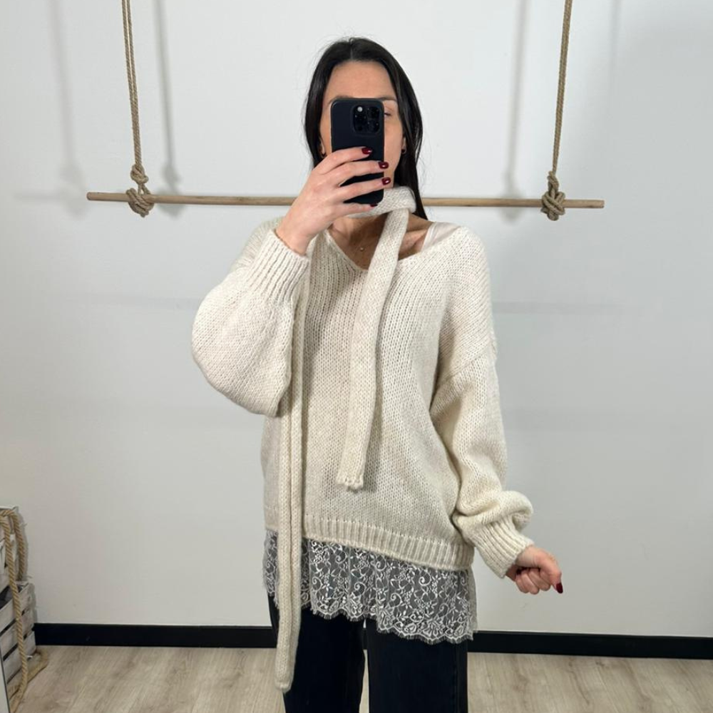 Maglione oversize con sciarpa e pizzo