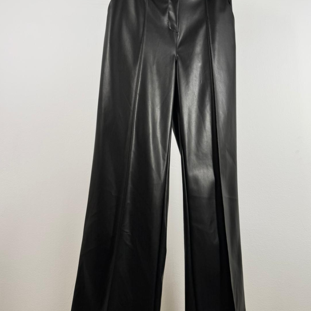 Pantalone in ecopelle a gamba dritta
